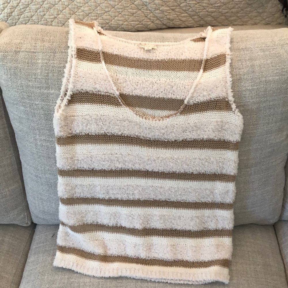 Ladies sleeveless sweater